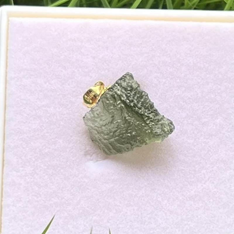 モルダバイト・18Kペンダントヘッド3