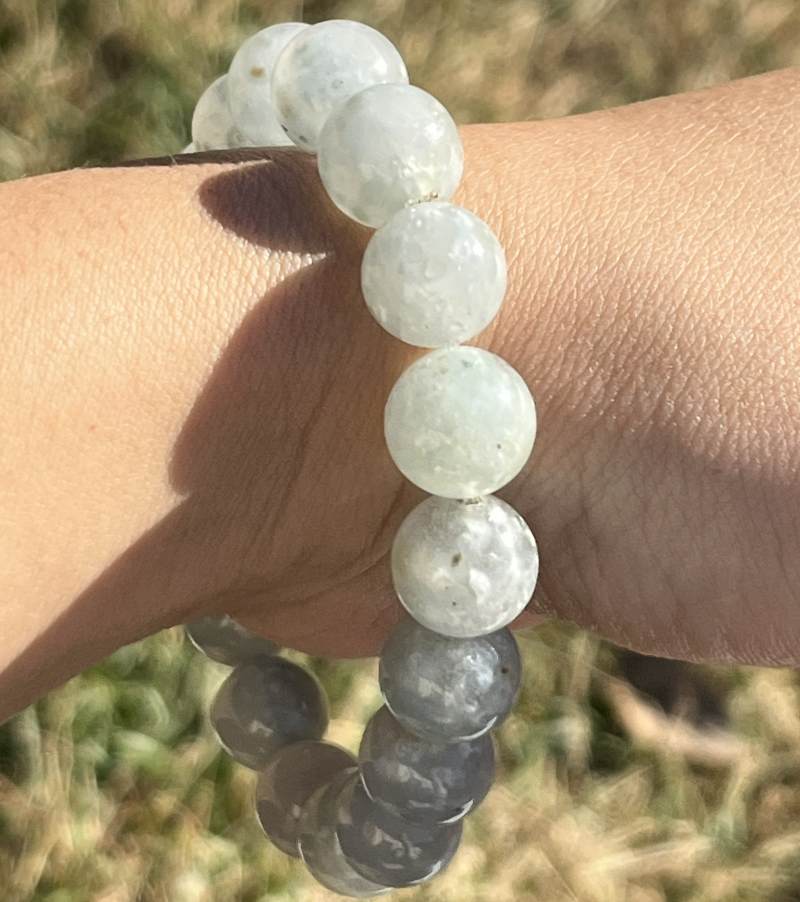 ゼリーフィッシュ・デュモルチェライトインクォーツ・ブレスレット（AAクオリティ）11mm