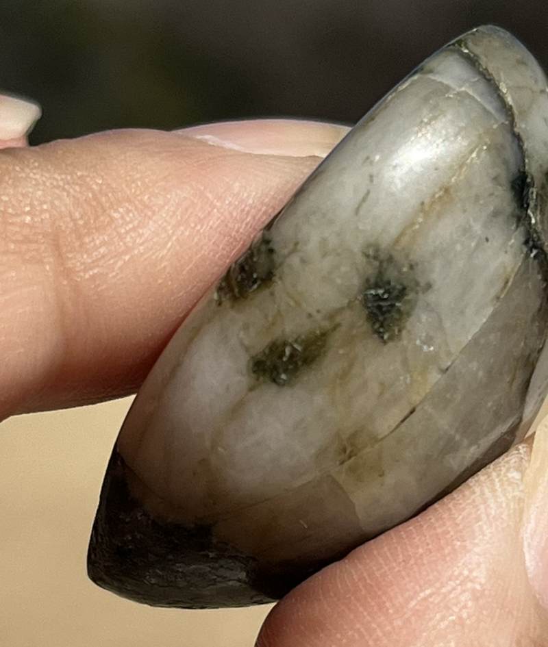 エメラルド・ウィズ・フェナカイト・ルース大（超超レア！）