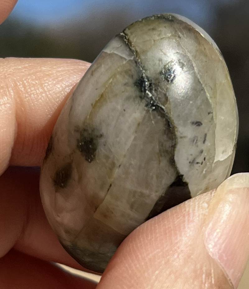 エメラルド・ウィズ・フェナカイト・ルース大（超超レア！）