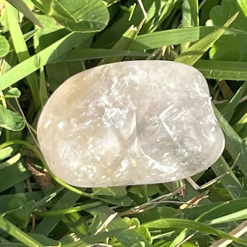 ホワイト・アメシスト・タンブル6（レインボウ）