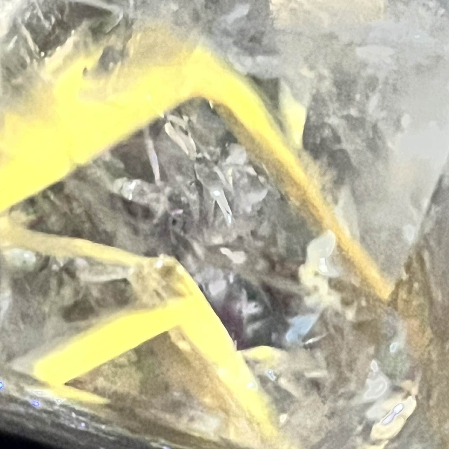 ホワイトアメシスト・オベリスク（レインボウ・蛍光）11