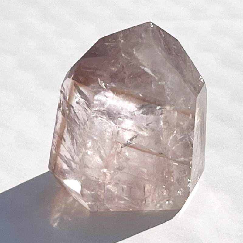 ホワイトアメシスト・オベリスク（レインボウ・蛍光）11