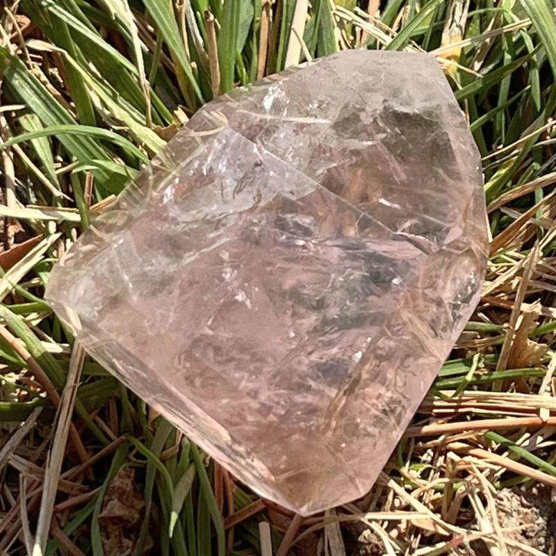 ホワイトアメシスト・オベリスク（レインボウ・蛍光）11