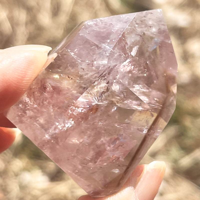 ホワイトアメシスト・オベリスク（レインボウ・蛍光）11