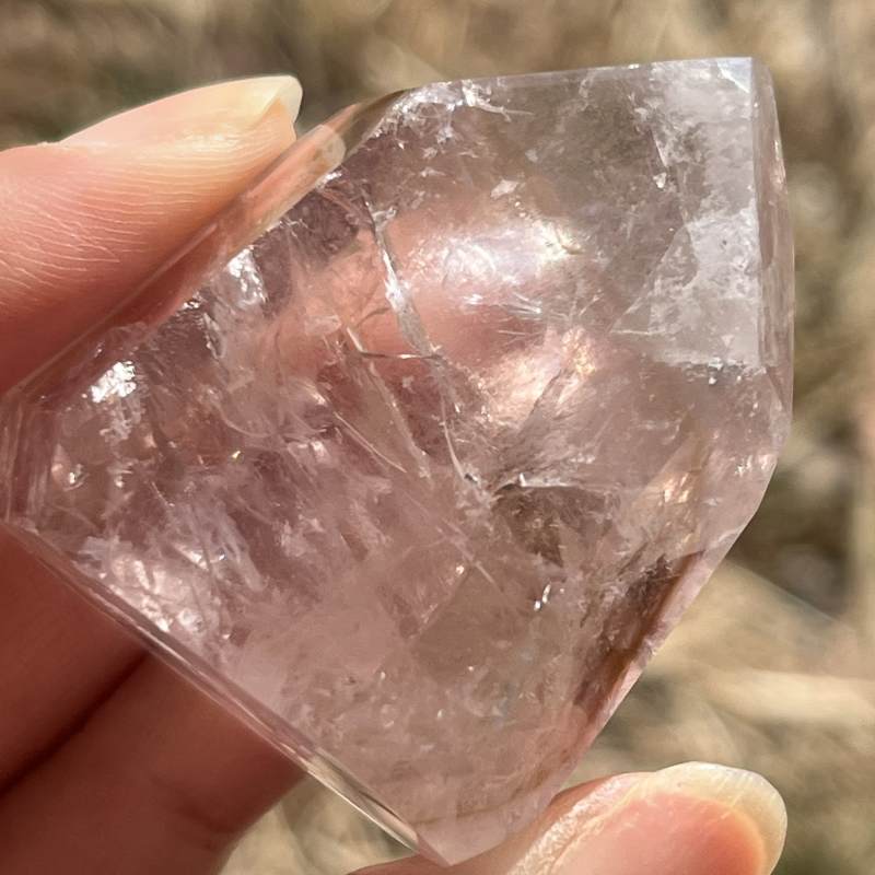 ホワイトアメシスト・オベリスク（レインボウ・蛍光）11