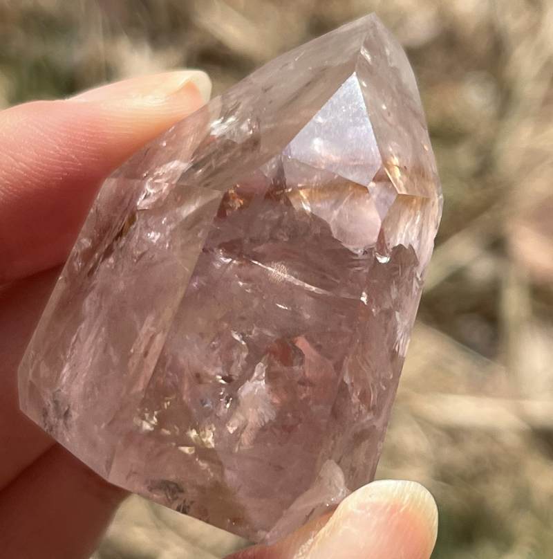 ホワイトアメシスト・オベリスク（レインボウ・蛍光）11