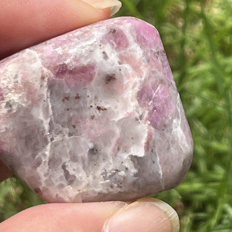 ルビー・イン・フェルドスパー・タンブル4