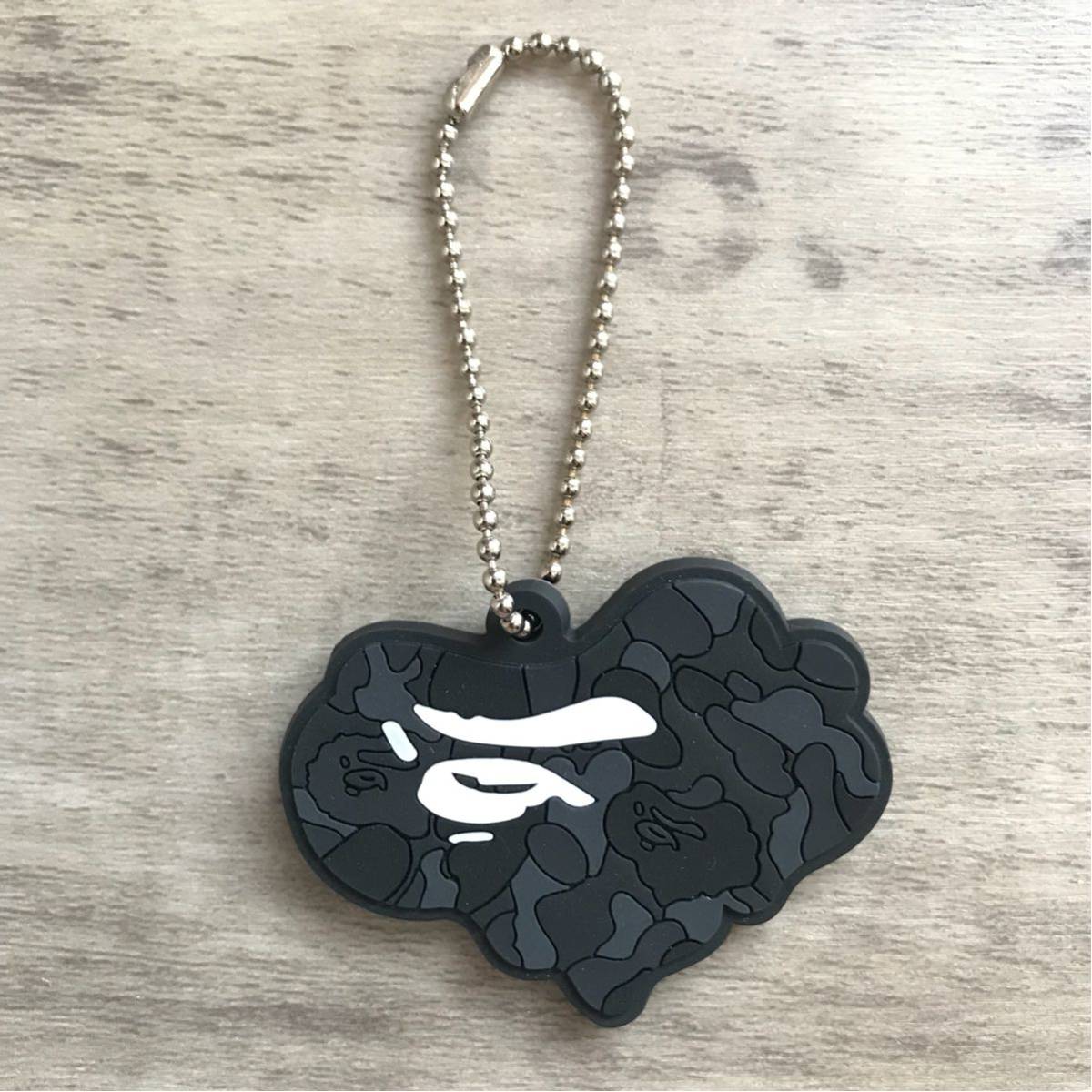 ⭐︎⭐︎A BATHING APE ⭐︎⭐︎エイプカモパーカー型キーホルダー ☆レア☆ bape カモフラ キーホルダー ブラック a bathing ape エイプ