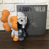 ☆激レア☆ BAPE × OriginalFake kaws milo フィギュア white a