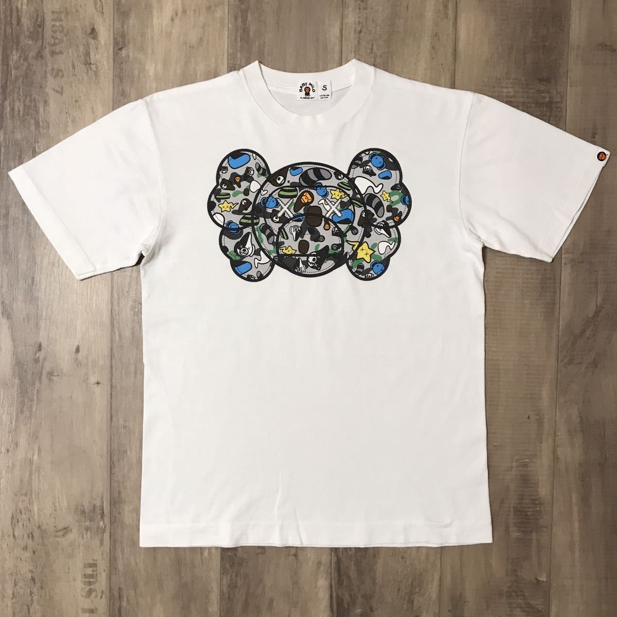 ☆激レア☆ KAWS × BAPE animal kingdom Tシャツ Sサイズ a bathing