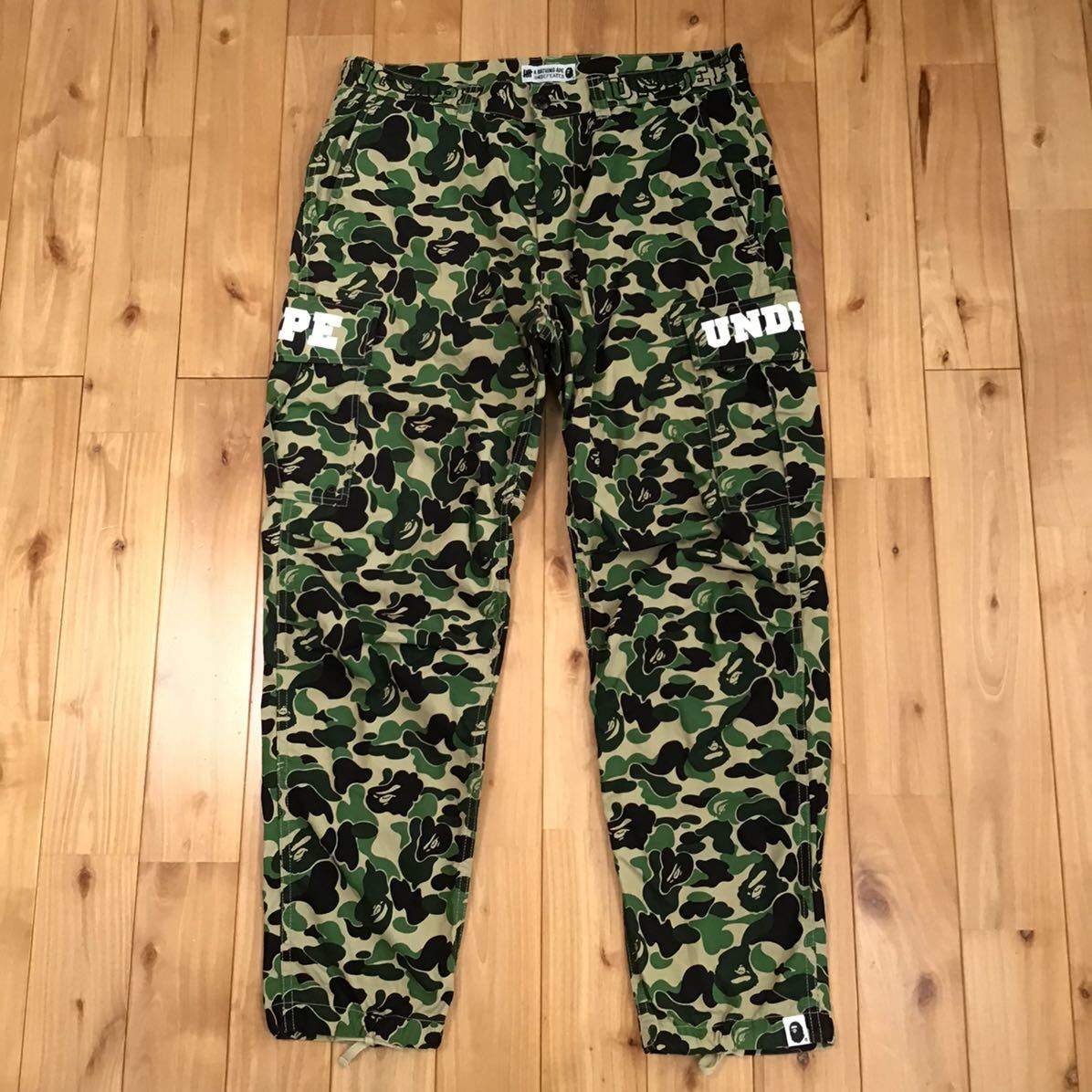 A BATHING APE UNDEFEATED 迷彩カーゴパンツ
