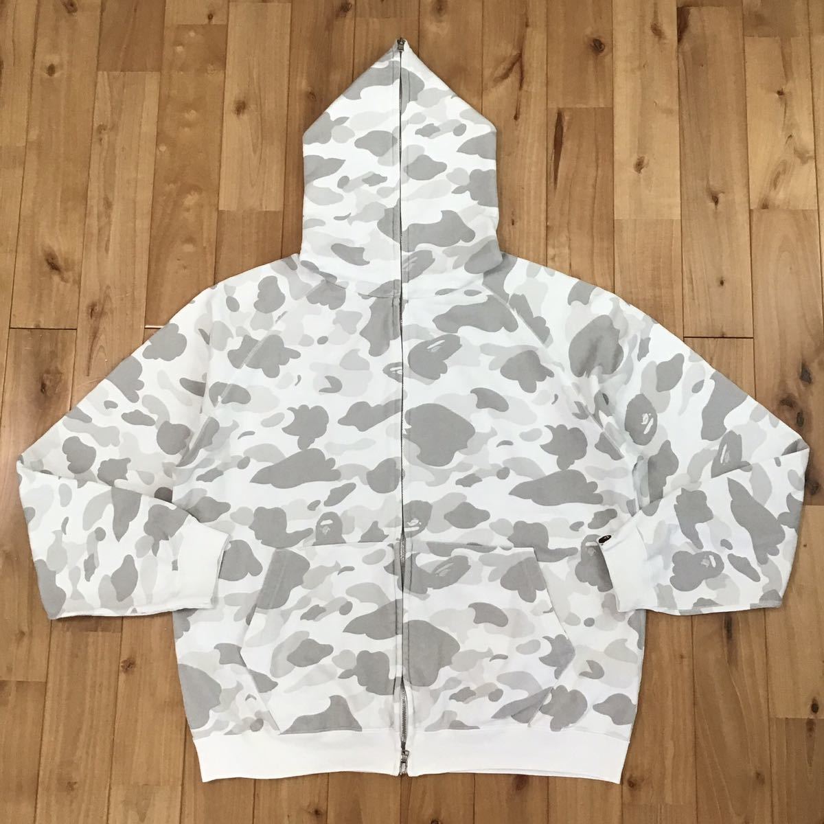 A BATHING APE フルジップパーカー迷彩　白　ホワイト系　Ｌサイズ BAPE フルジップ パーカー ホワイト カモ柄 迷彩 ホワイト 白 L