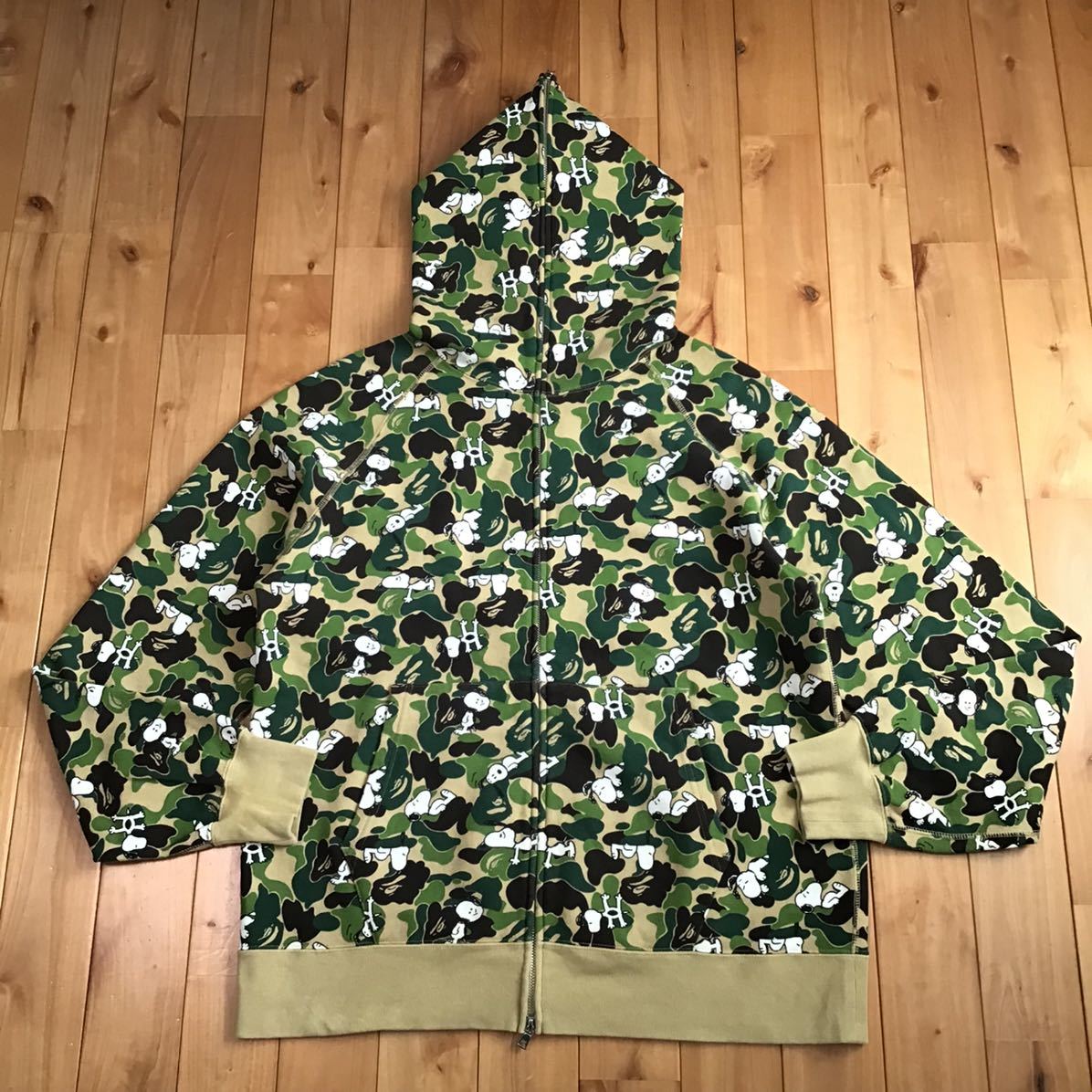 A Bathing Ape SNOOPY × BAPE ABC camoパーカー A Bathing Ape SNOOPY × BAPE ABC camoパーカー