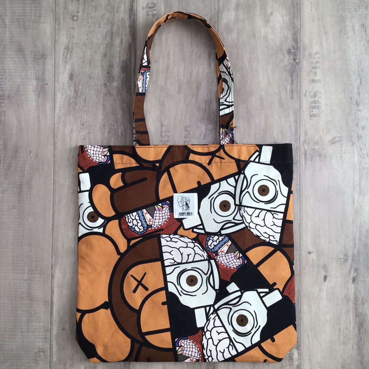kaws x A BATHING APE コラボトートバッグ kaws x A BATHING APE コラボトートバッグ BAPE A BATHING APE