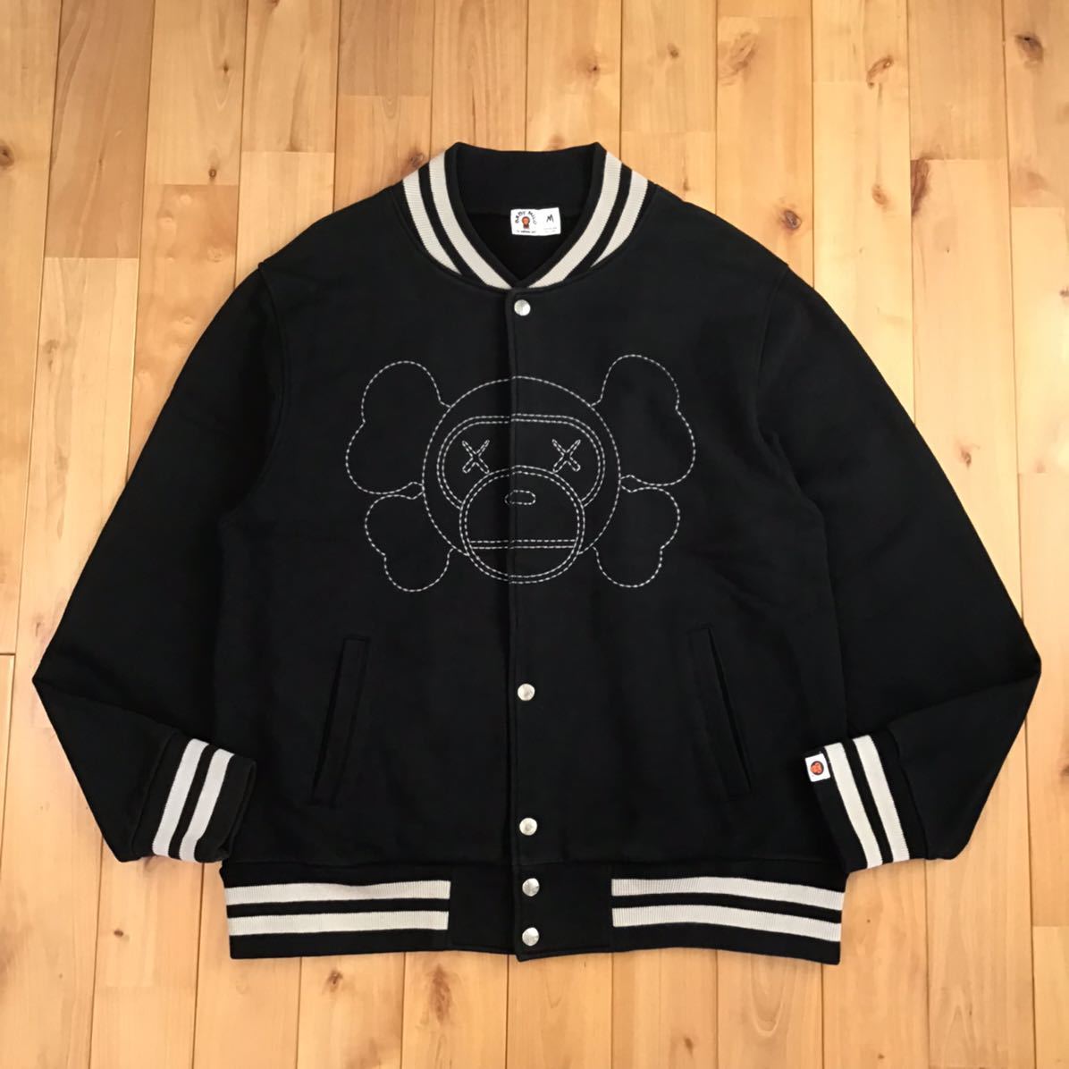 ☆激レア☆ KAWS milo スウェット スタジャン Mサイズ a bathing