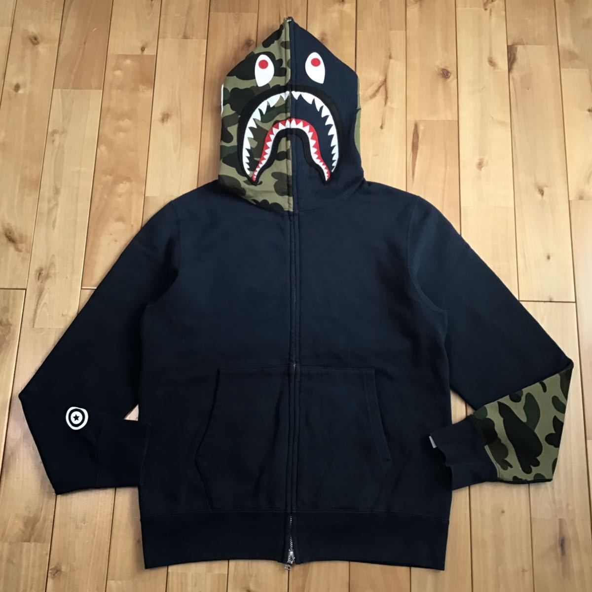 BAPE 1st camo green × NAVY 袖切替 シャーク パーカー 1st camo green × NAVY 袖切り替え シャーク パーカー Mサイズ shark