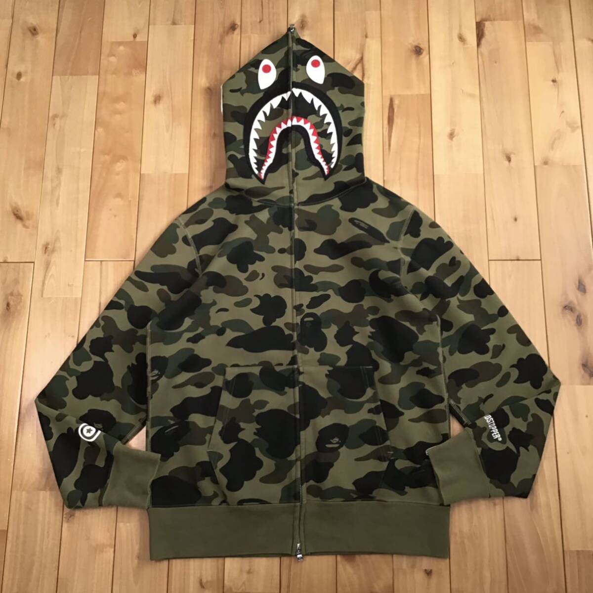 A BATHING APE アベイジングエイプ　シャークパーカー　Lサイズ Apeシャークパーカー