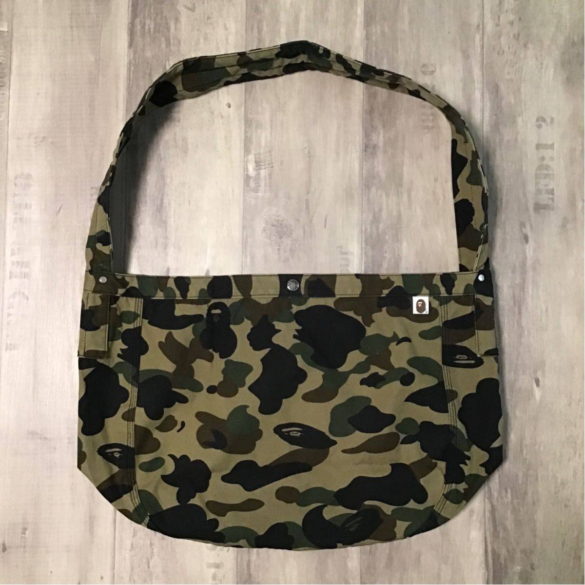 A BATHING APE® 迷彩ショルダーバッグ BAPE A BATHING APE／迷彩カモ ア ベイシング エイプ ショルダー