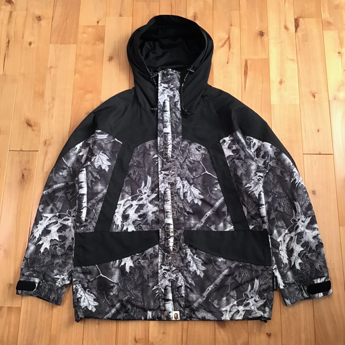 A BATHING APE　スノボジャケット ☆XXL☆ giant camo スノボジャケット a bathing ape BAPE
