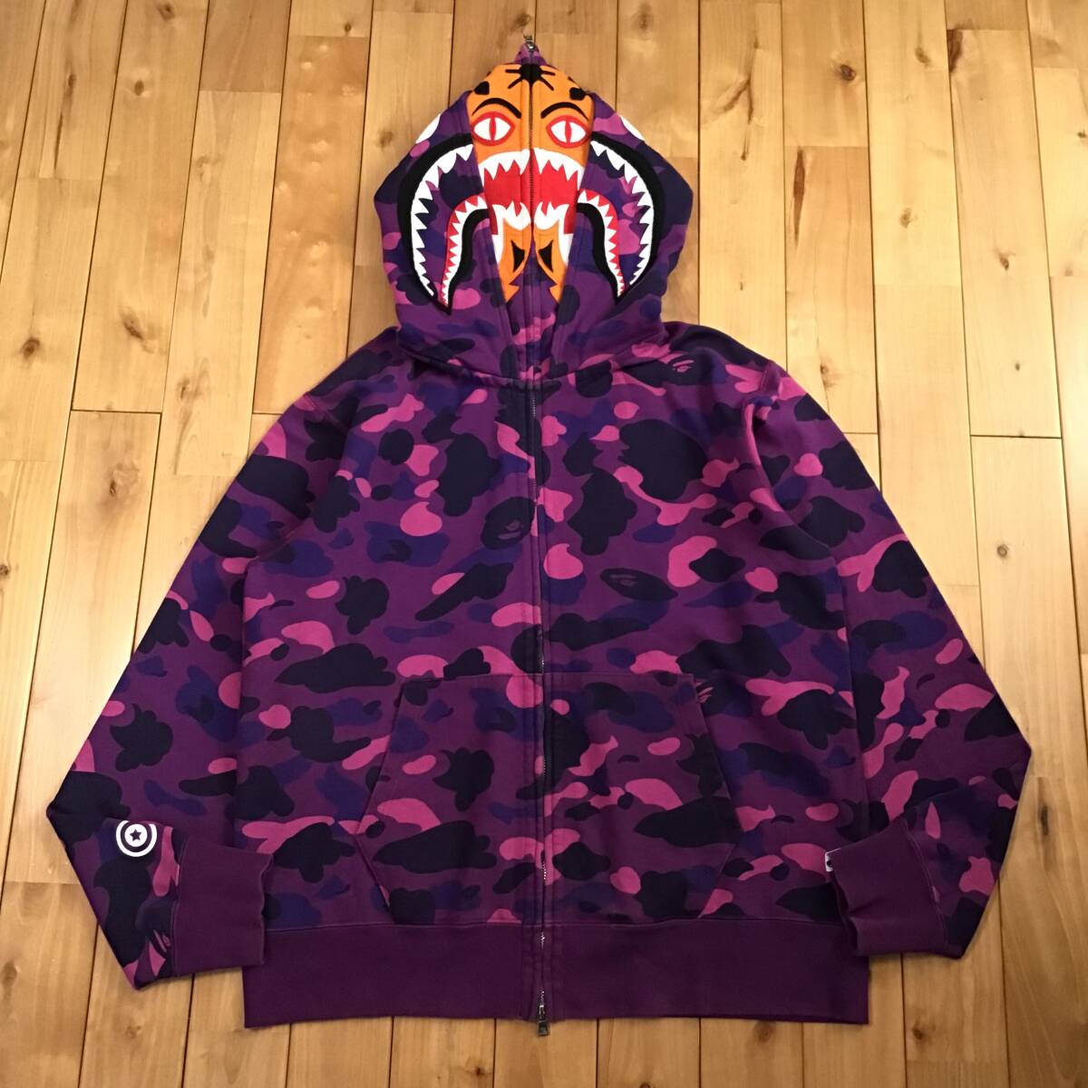 ごぼう【A BATHING APE】 タイガーシャークパーカー A BATHING APE(アベイシングエイプ) 25周年 BAPE XXV CITIES
