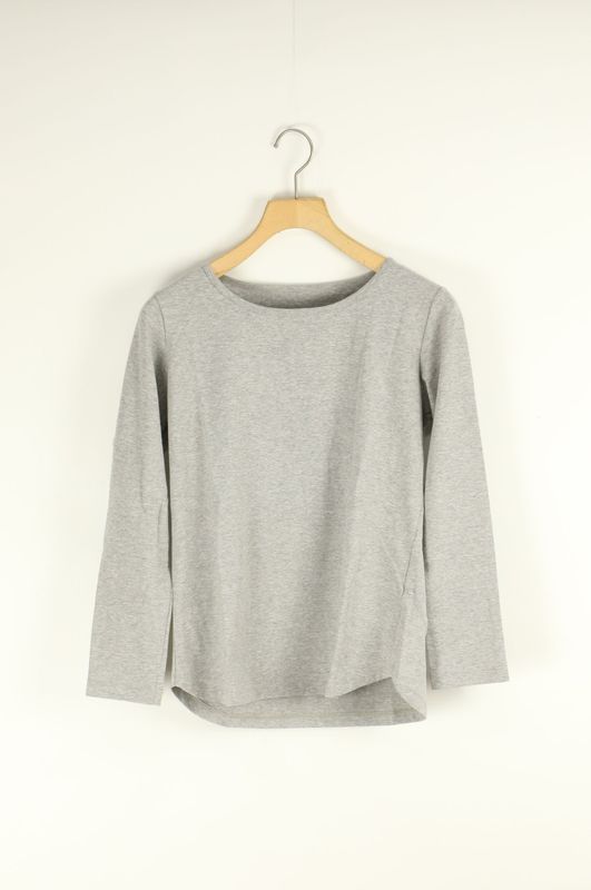 ☆美品【KAMISHIMA CHINAMI】花柄うさぎ/オーバーサイズカットソー ☆美品【KAMISHIMA CHINAMI】花柄うさぎ/オーバーサイズ