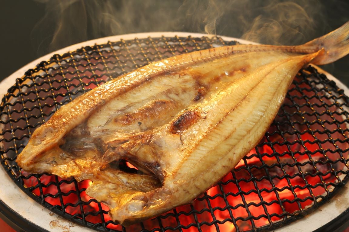 北海道産　吟ほっけ開き　３特大１枚(450g～500g)