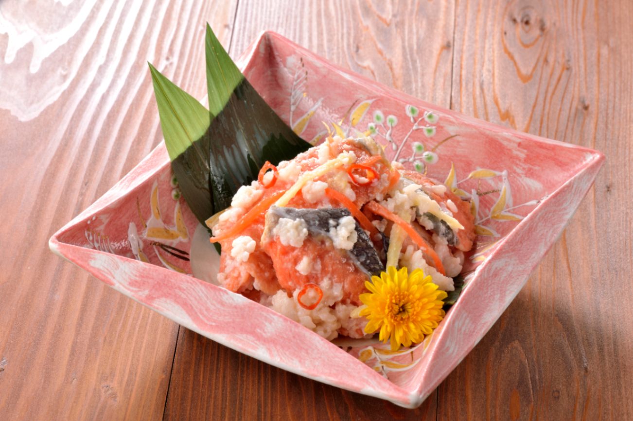 紅鮭飯寿し　150g(トレイパック)