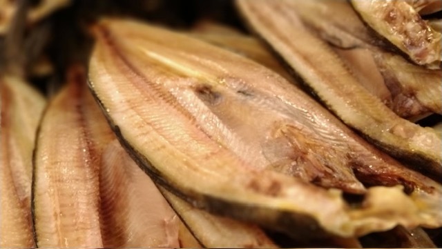 北海道産　吟ほっけ開き　３特大１枚(450g～500g)