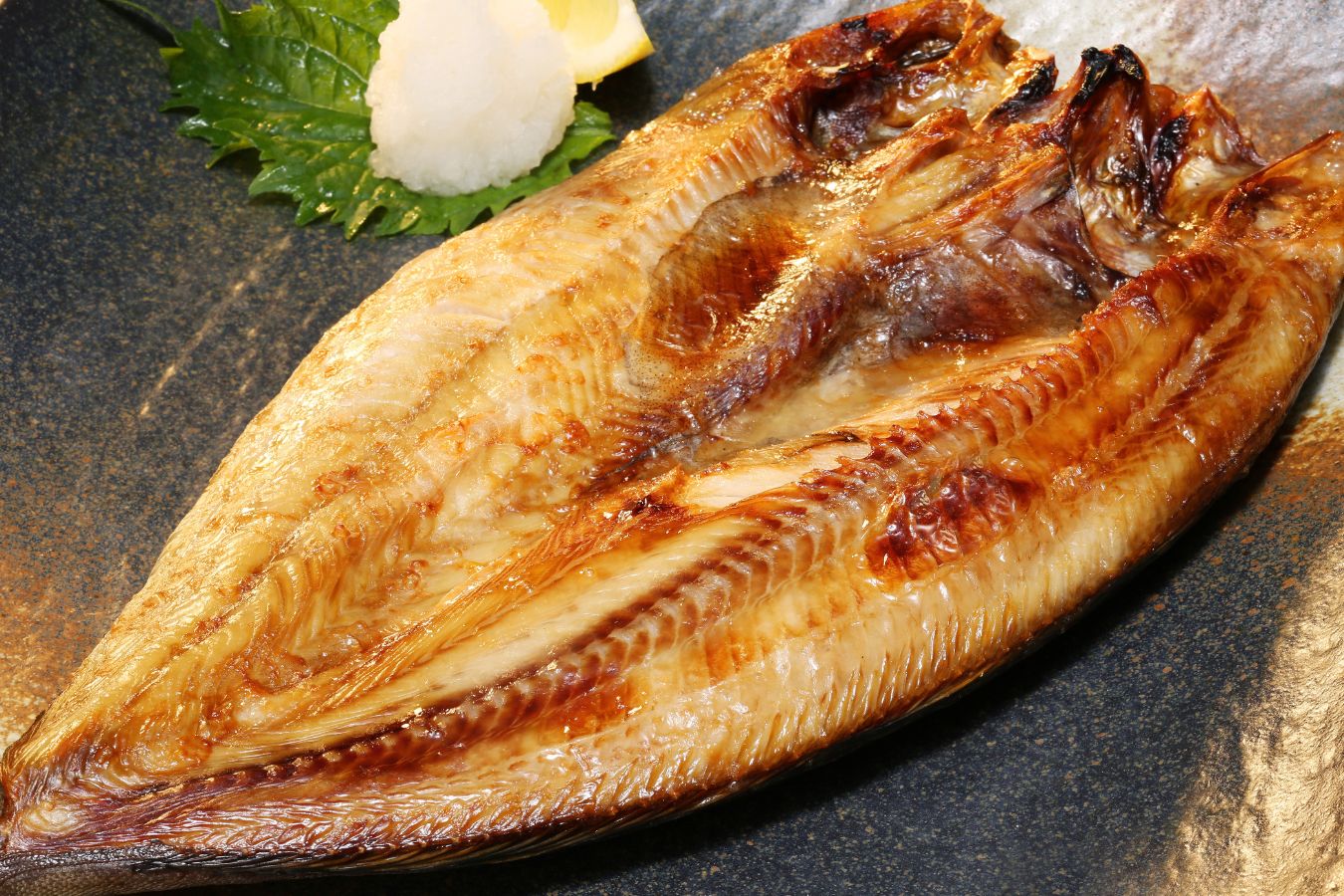 北海道産　吟ほっけ開き　４特大1枚(500g～550g)