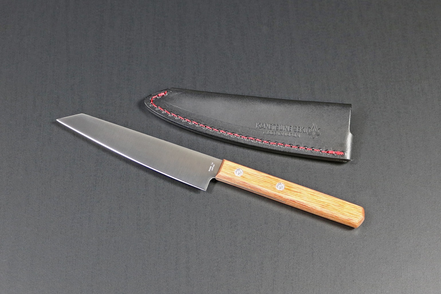 兼常作 切付ペティナイフ　120mm  赤合板柄【レザーシース付き】　(KB-307)　【一般便】