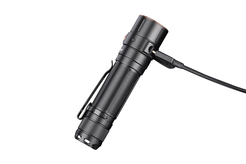 Fenix　フェニックス　E28R SST40 LED EDCフラッシュライト フェニックスライト/Fenix E28R SST40 LED EDCフラッシュライト