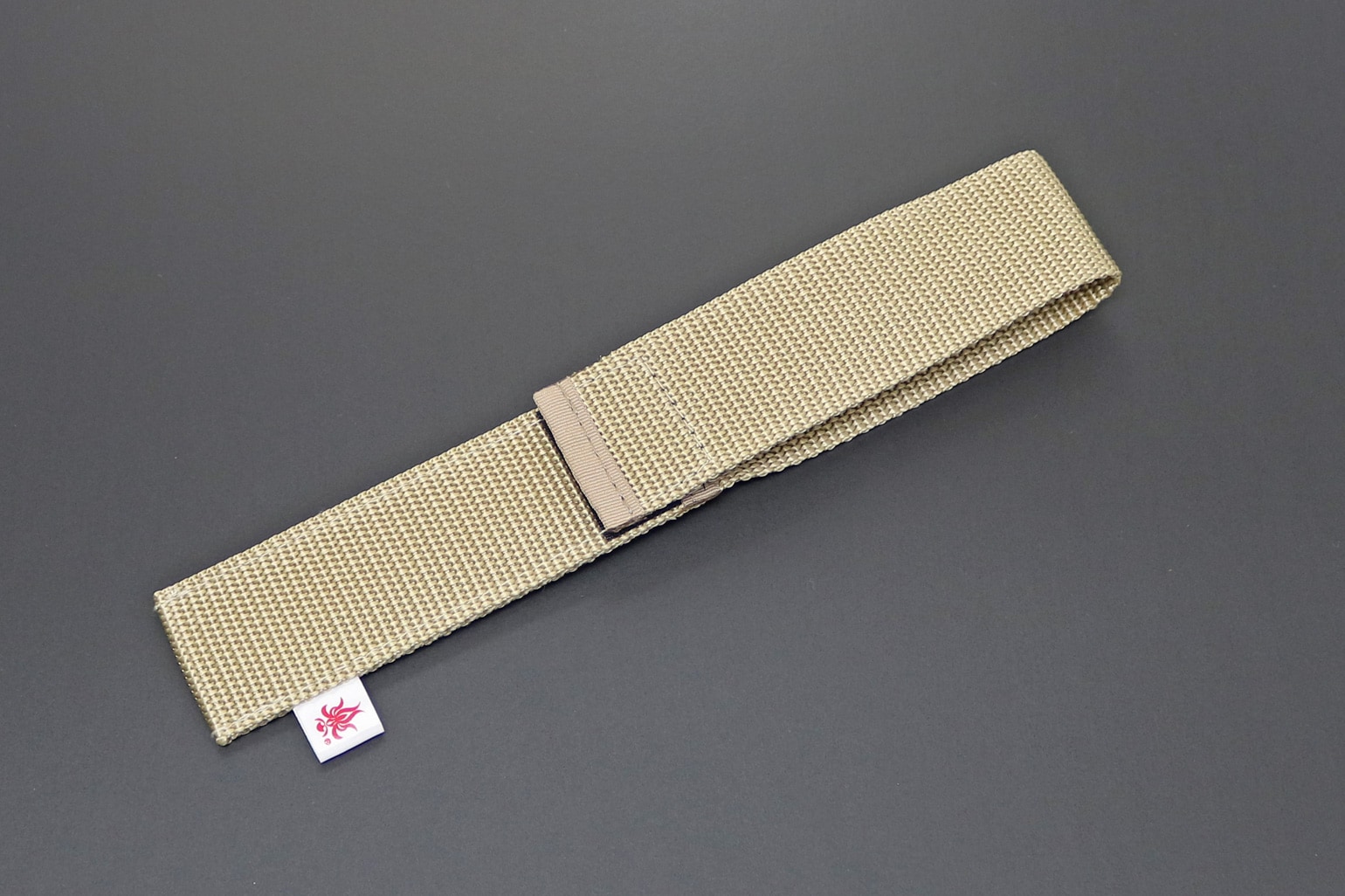 兼常作 波刃スプレッドナイフ  赤合板柄　専用ケース付き(KB-306)　【定形外普通郵便での発送/代引き不可】