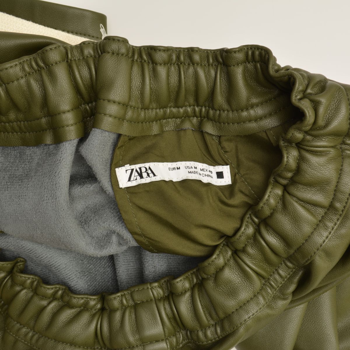 ZARA ザラ フェイクレザー ショートパンツ メンズ カーキ ZARA ザラ フェイクレザー ショートパンツ メンズ カーキ - メルカリ