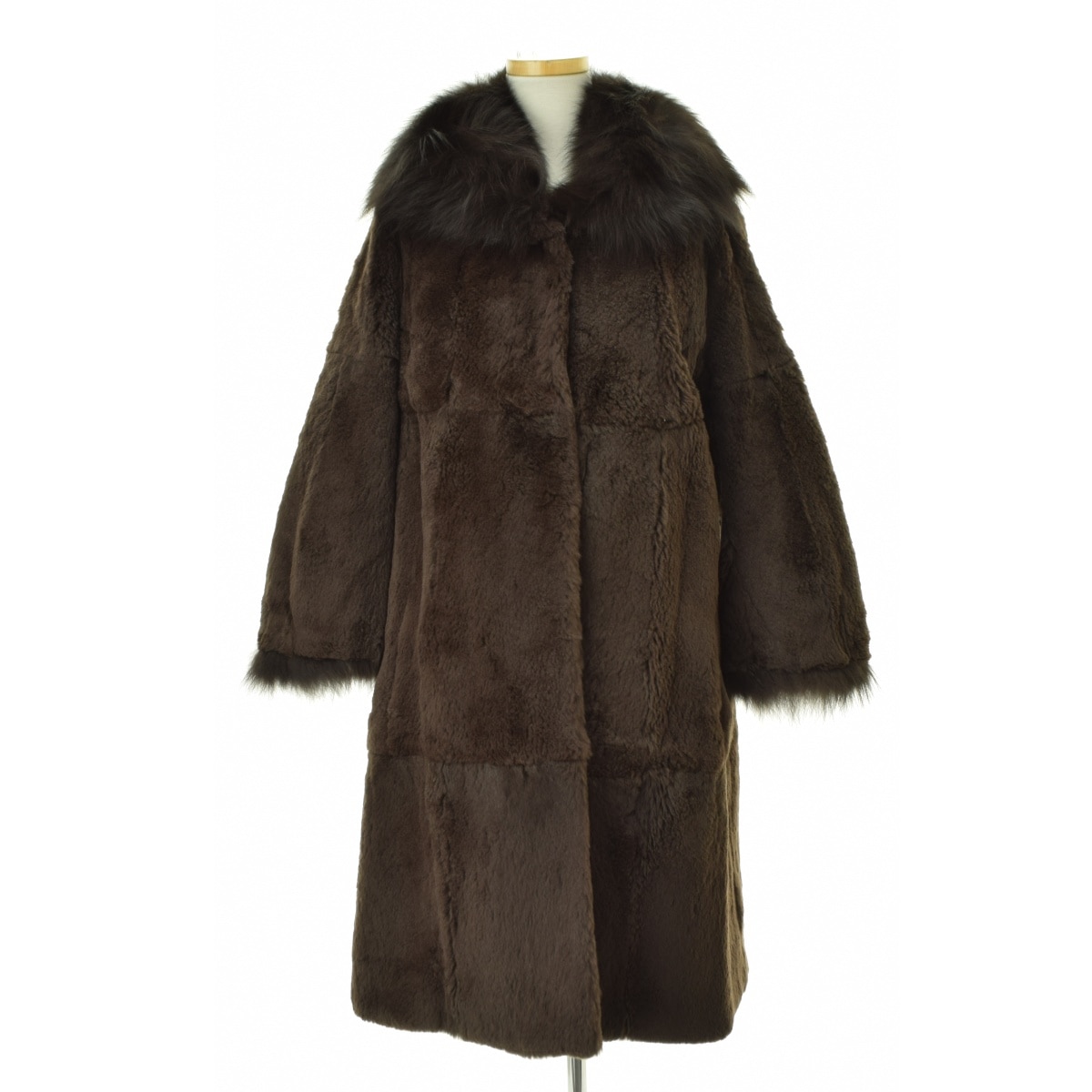 L'appartement Mink Fox Line Stole Fox Mink Line Moline, IL |