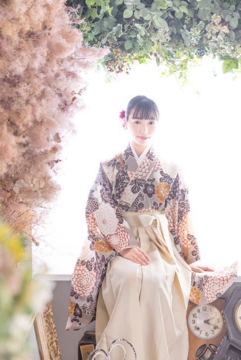 【レンタル】 小学生女子袴 桜に万葉菊/パープルベージュ  / KANKO