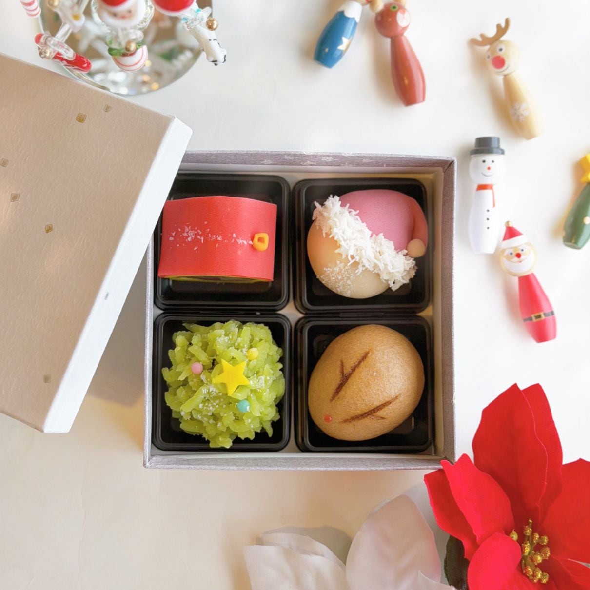 クリスマスの創作菓子4個（化粧箱入）