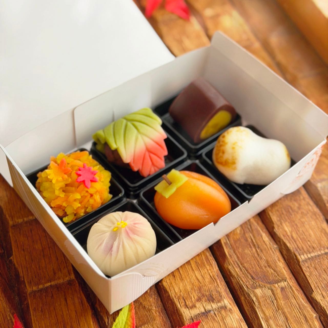 10月の上生菓子（6個入・簡易箱）