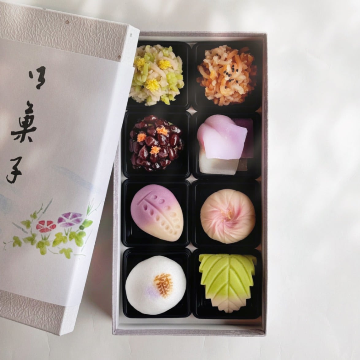 5月の上生菓子8個（化粧箱入）