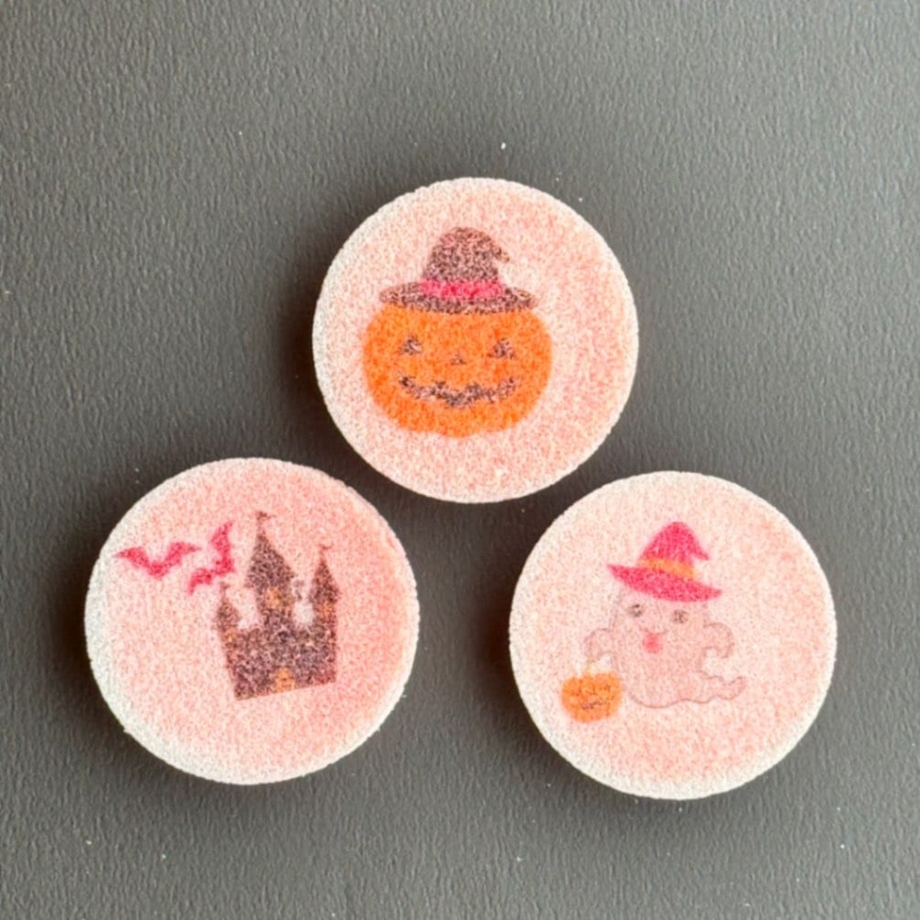 ハロウィンの干菓子（削種菓子・橙色）