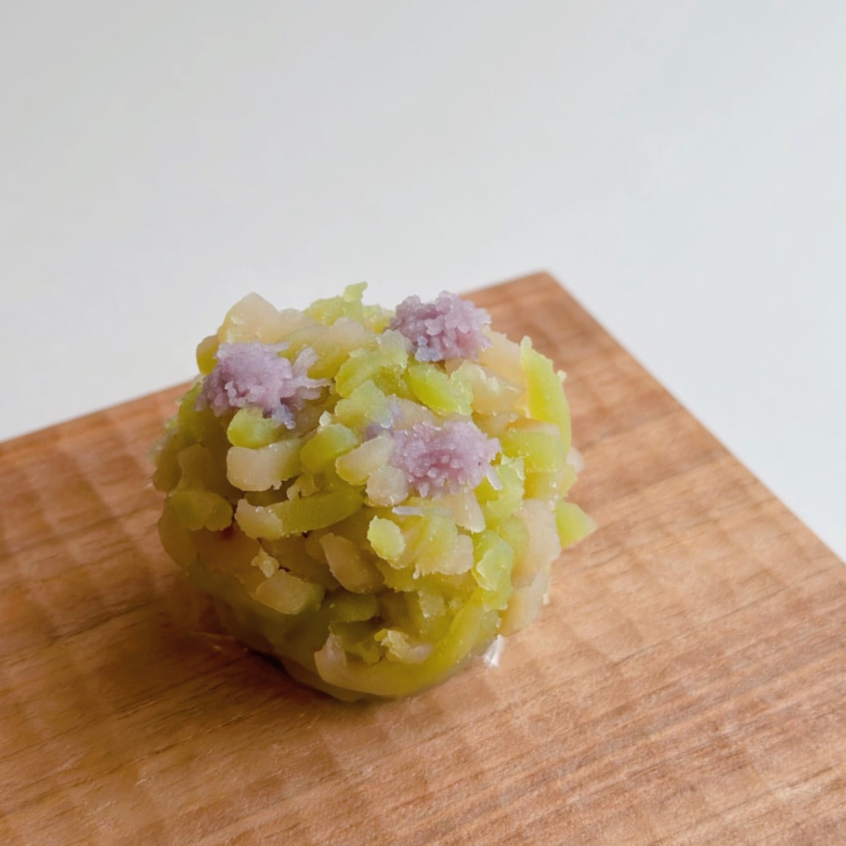 4月上生菓子「すみれ草」