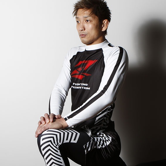RIZIN長袖ラッシュガード アローモデル