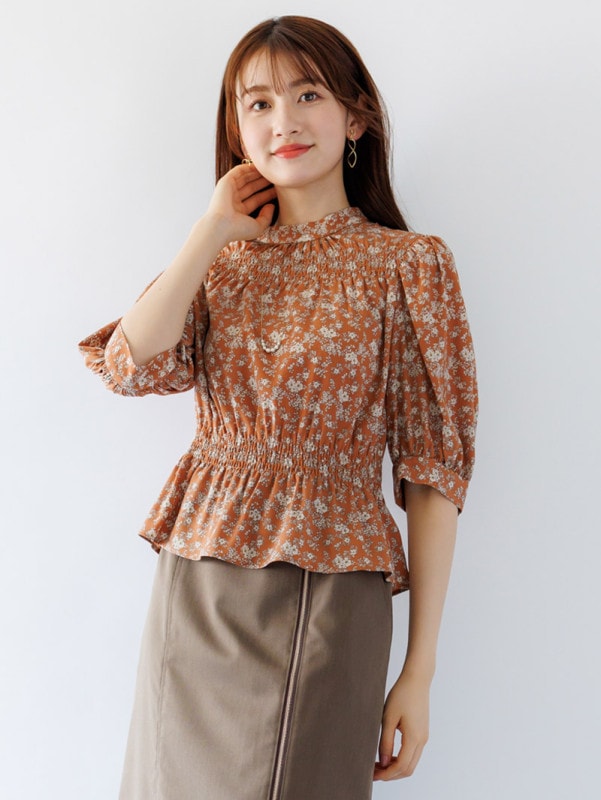 【60%OFF】プリントシャーリングブラウス