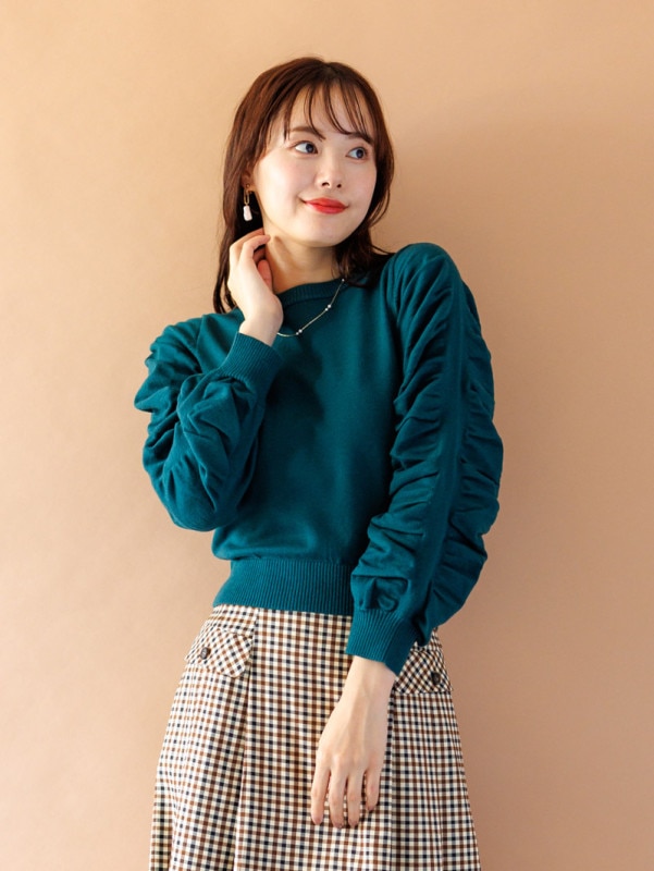【40%OFF＋更に10％】袖ギャザー丸首ニット