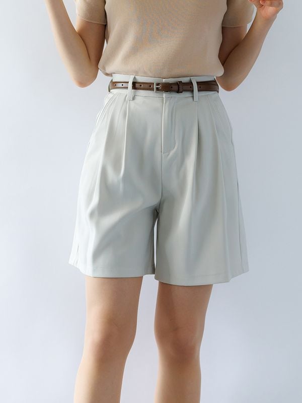 タックショートパンンツ