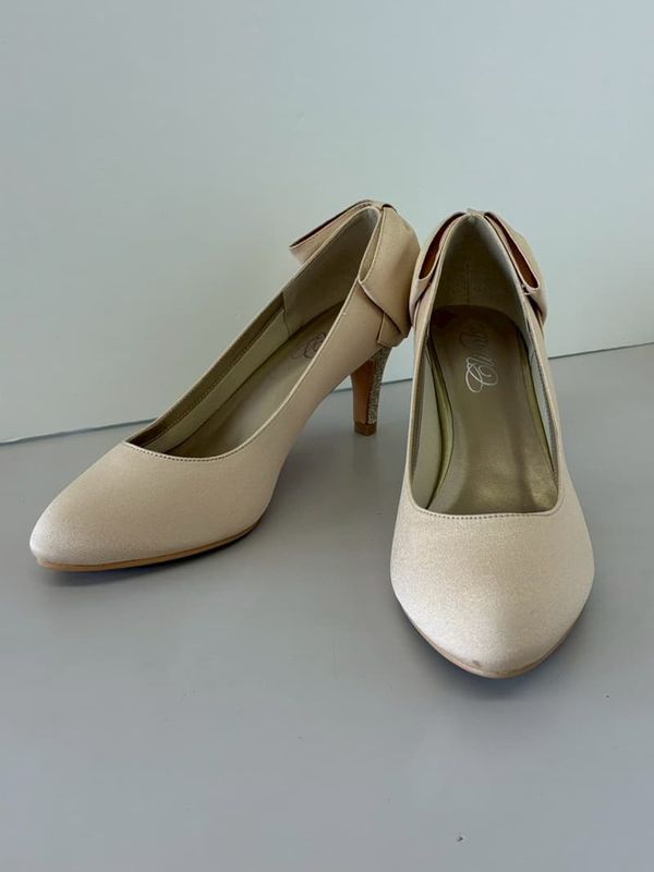 【訳あり】バックリボン・チャーム付パンプス(80028/ベージュ/24㎝)③