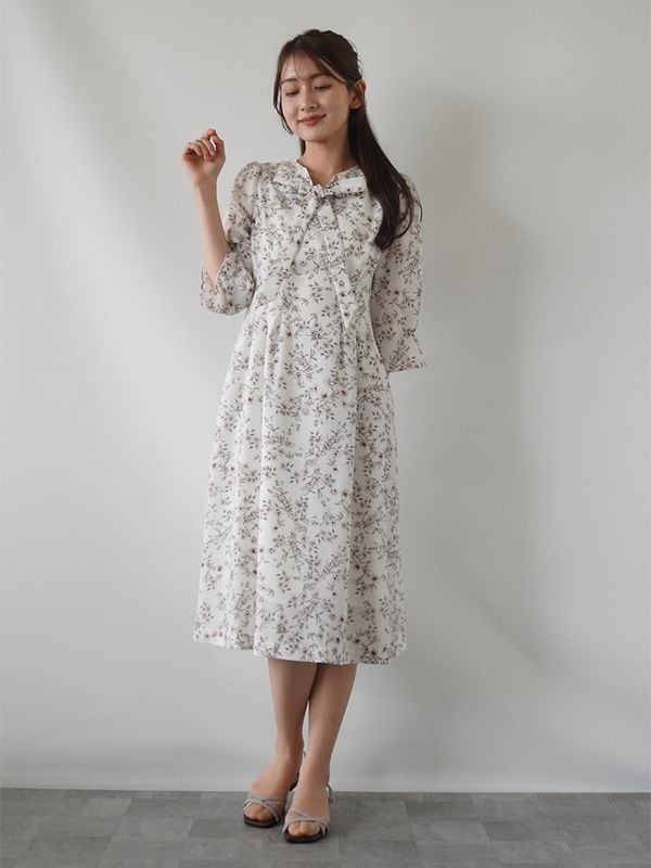 カールパークレーンの薄ピンク色のファーです。 カールパークレーンスタイル」ワンピース｜KarLParkLane Style ONLINE