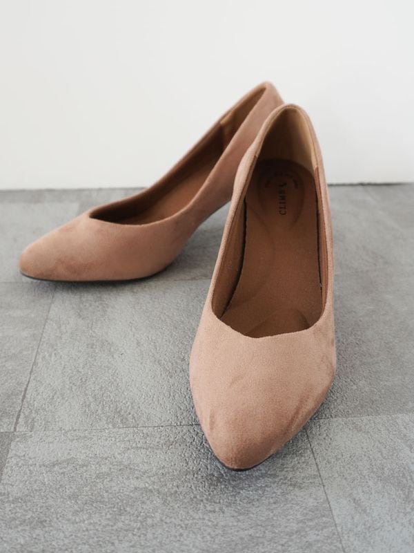 【箱なし1000円】スエードパンプス【展示品】