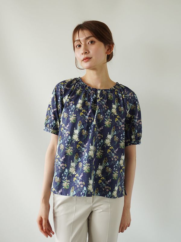 【30％OFF】花柄プリントシャーリングブラウス