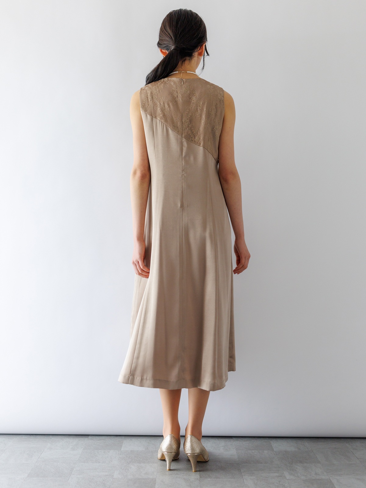 【定番商品 半額SALE】グロッシーサテンロングワンピース［ドレス］